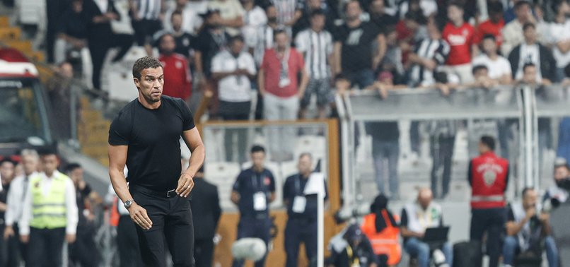 Beşiktaş Teknik direktörü Valerien Ismael Başakşehir maçında kırmızı kart gördü!